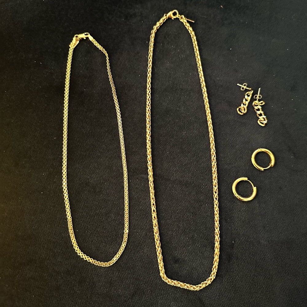 Electric Picks Necklace Earrings Bundle !